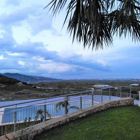 Monte Appartement Ador